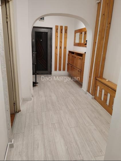 Apartament 3 camere de inchiriat
