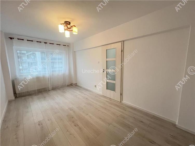 Apartament renovat cu 2 camere decomandate si balcon zona Rahovei