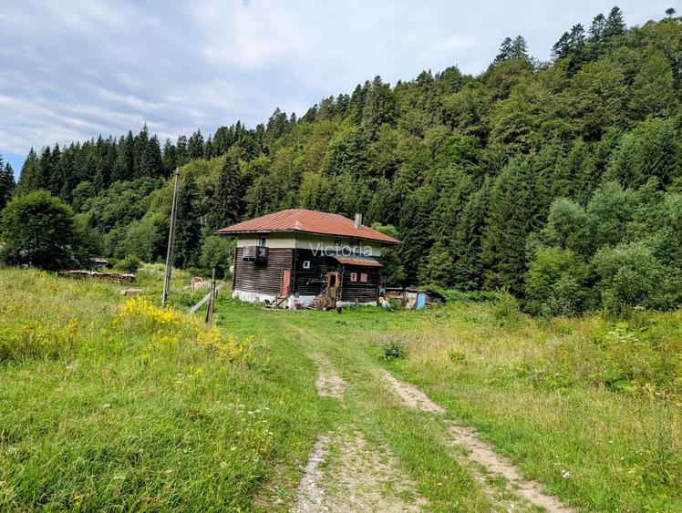Predeal,P+1,casa din busteni,in spatele terenului-raul Prahova,posibil extindere Predeal,P+1,casa din busteni,in spatele terenului-raul Prahova,posibil extindere