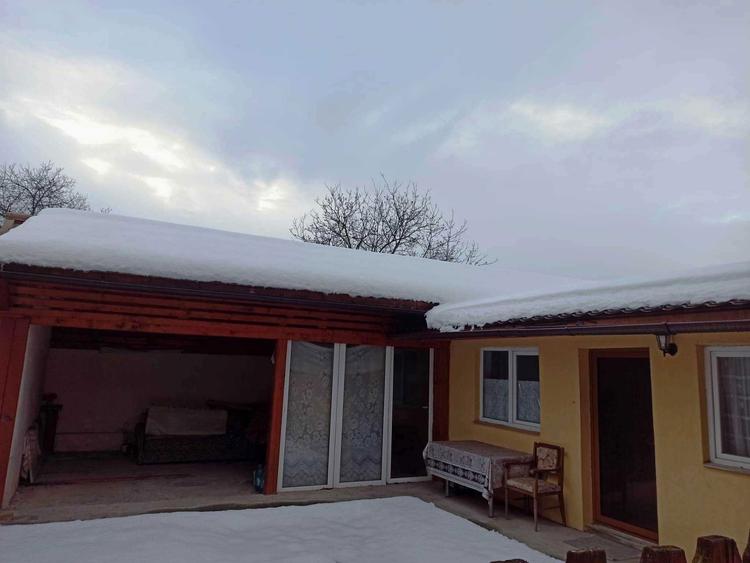 casa in centrul satului CRACIUNESTI la 6 km de SIGHETU MARMATIEI - 2