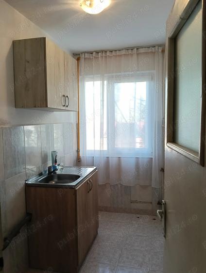 Vand apartament cu 2 camere-etajul 1 - 7