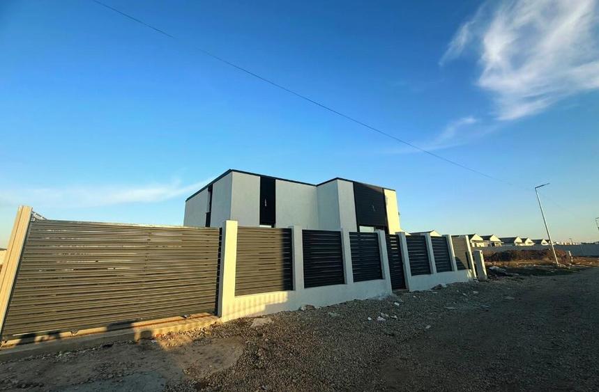 Casa Individuala la intrare in Berceni / 3 Camere / 2 Bai - 1