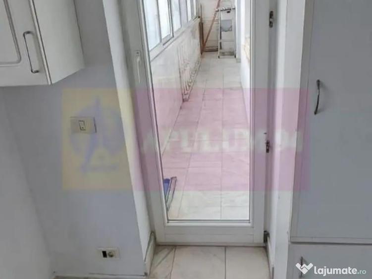 Apartament pe bd Decebal, stradal, - 10