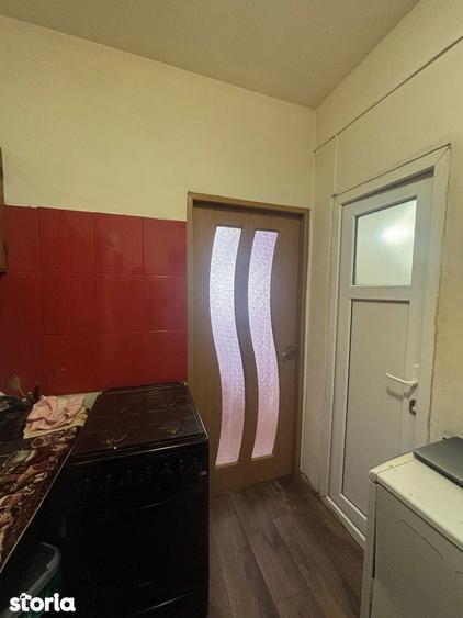 DGM Imobiliare: Camera camin str. Spaniei-Nanterre, et. 1/4 - 3