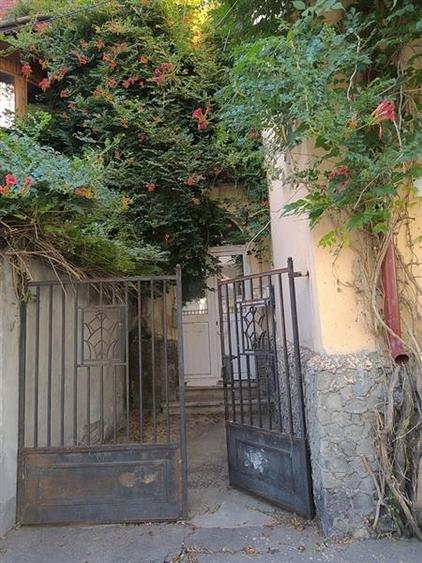 Vila, Calea Dorobantilor, D+P+ +2E+M,cu doua intrari - 1