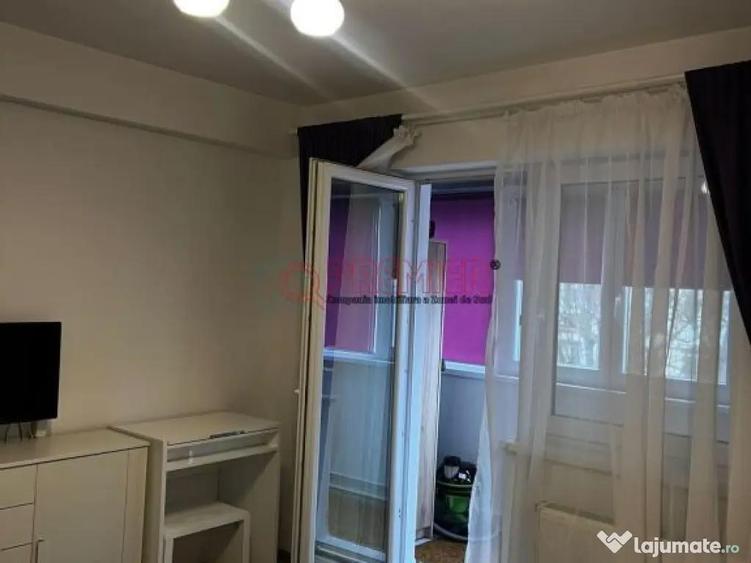 Piata Resita - apartament modern 3 camere - 10