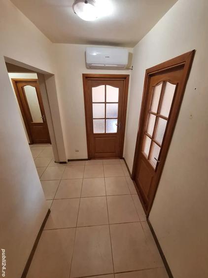 VAND SCHIMB APARTAMENT - INEL 2 ETAJ 2 3 Camere Decomandate cu 2 Baii - Balcon - Centrala Propri - 9