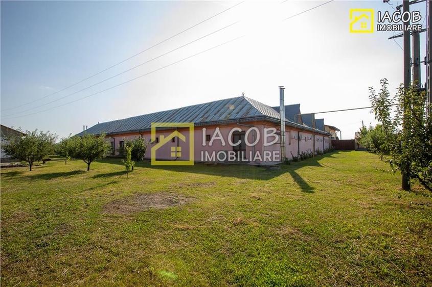 Pensiune cu 15 camere de cazare, restaurant, corpuri administrative, terenuri cu - 20