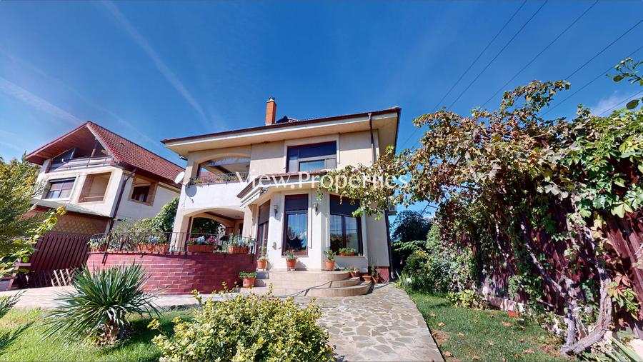 Proprietate de Excepție: Vilă Individuală cu Deschidere la Lac - 1