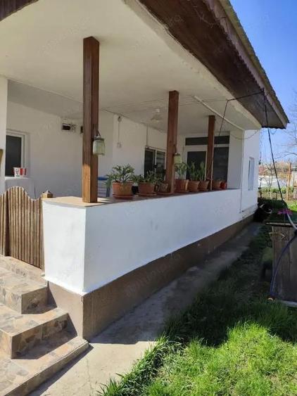 Casa renovata complet, 1800 mp teren, zona lini?tita in Corni?a - 1