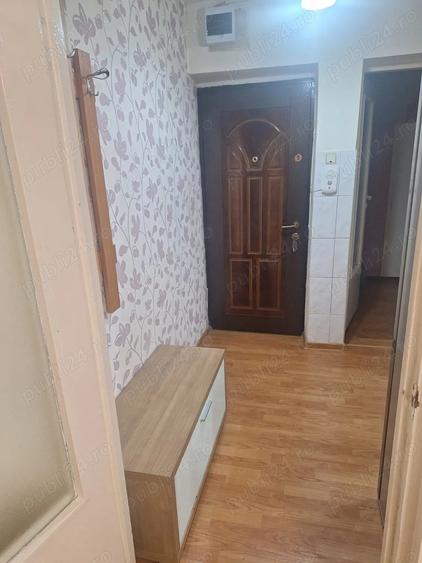 Inchiriez apartament cu 3 camere - 1