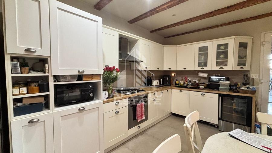 Casa individuala 4 camere, teren 477 mp, terasa 30 mp, zona Fratelia - 6