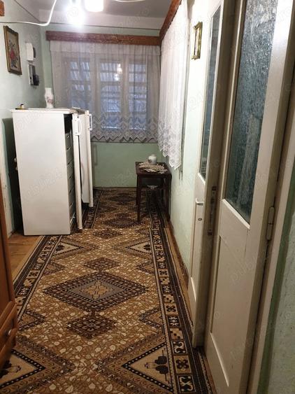 Casa ?i teren de vanzare - 1