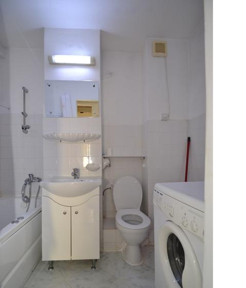 ap. 2 camere, decomandat, zona Circumvalatiunii-Kaufland, 250 eu - 5