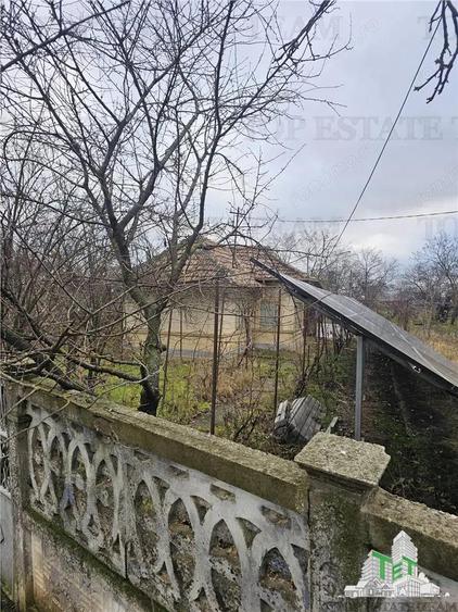 Teren intravilan cu deschidere mare, aflat in Petrachioaia IF, ideal pt. afaceri in HORECA sau pt. d - 3