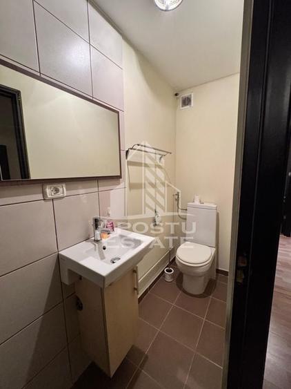 Apartament cu 3 camere si 2 bai, zona Circumvalatiunii, Decomandat - 8