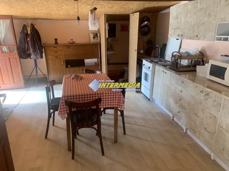 Casa de vanzare 5 camere teren aferent 1410 mp cu toate utilitatile zona Oarda - 13