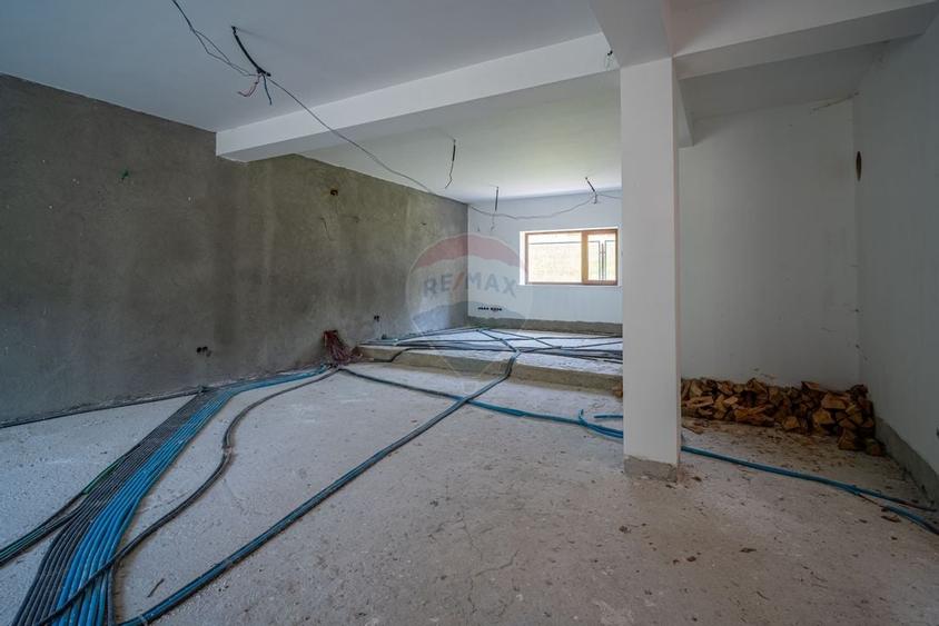 Duplex P+2E cu 7 camere de vânzare in Bușteni , 502 mp teren - 11