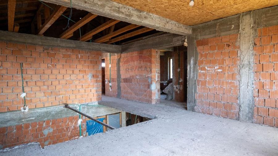 Vanzare vilă cu 5 camere Parter+Etaj, str. Magnoliei - Pantelimon - 3