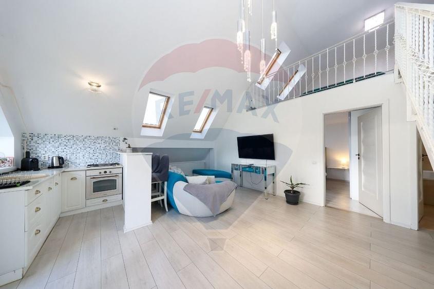 Apartament cu scara interioara, zona Coresi! - 2