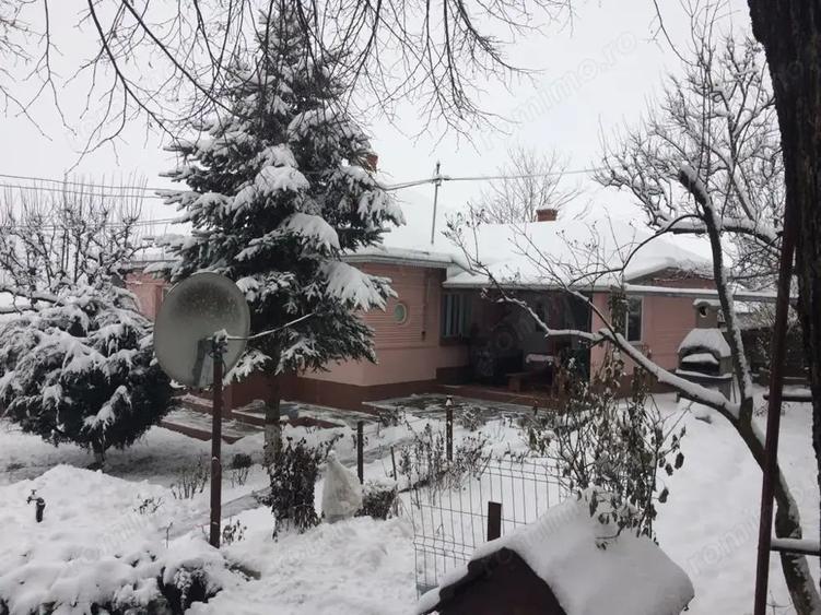 Casa cu anexe si teren - 5