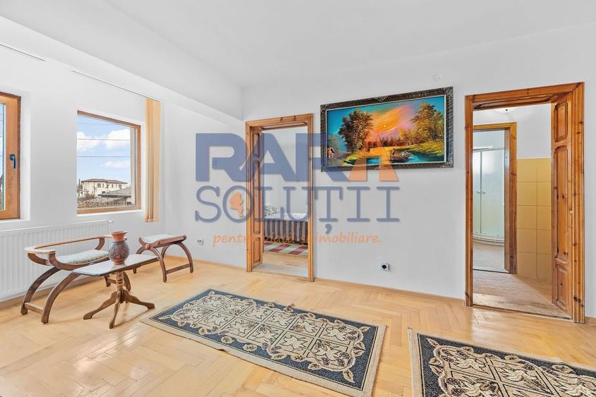 Vilă cu 6 dormitoare, 2 garaje, anexe multiple - 2076 mp teren - 11