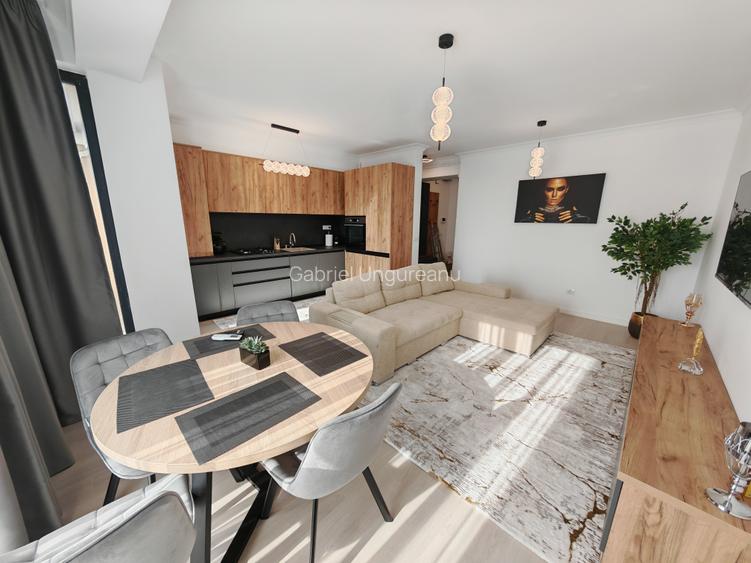 Apartament 3 camere mobilat utilat de Lux