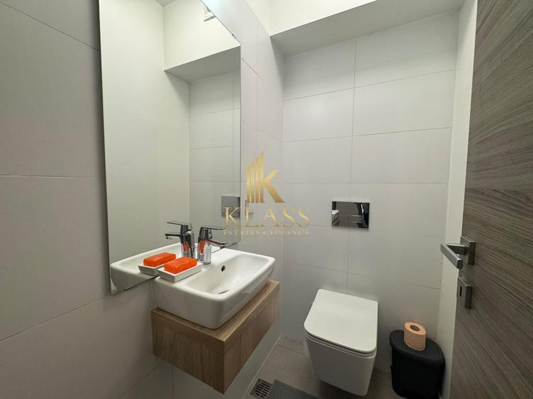 Apartament cu 3 camere semidecomandat, mobilat în Unirii