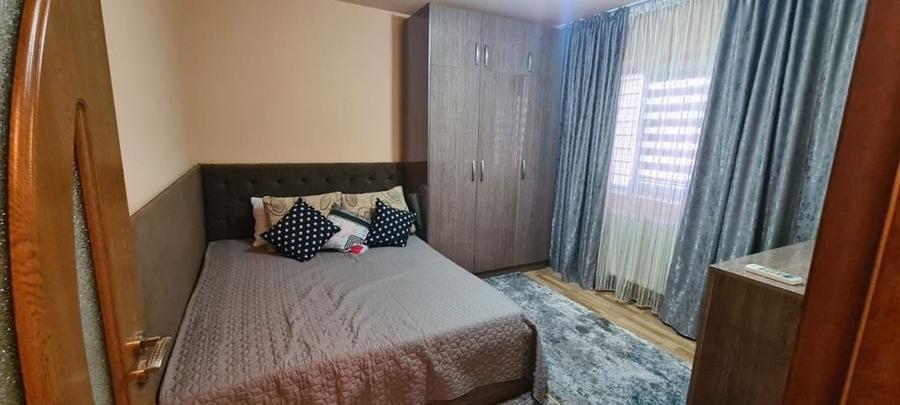 Apartament cu 3 camere decomandat în 1 Mai