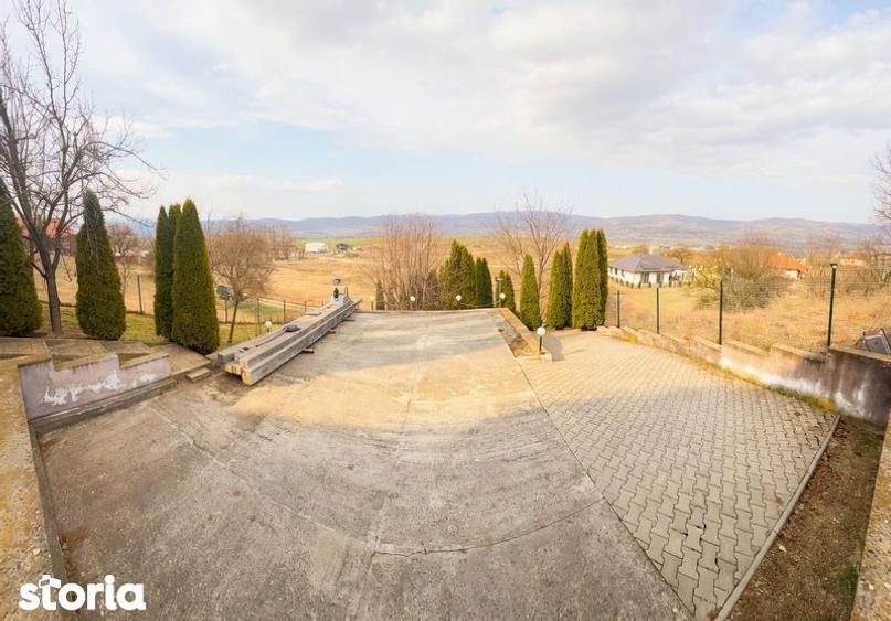 Casuta cu 700 mp teren intravilan - 1