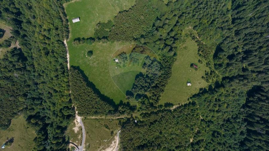 Teren Panoramic in Bran - Vedere spre Bucegi & Piatra Craiului - 15