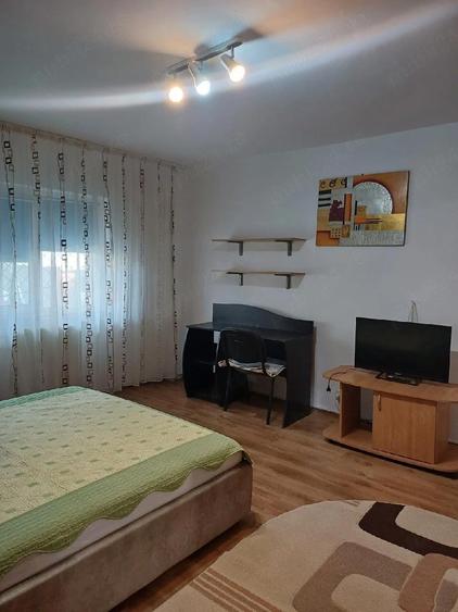 Garsoniera mare de inchiriat - 6