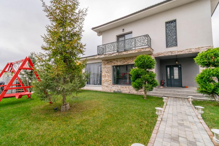 Locuinta construită pentru a fi locuită, nu doar admirată, complet mobilata - 10