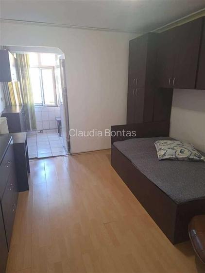 Garsonieră decomandată în Alexandru cel Bun Garsonieră decomandată în Alexandru cel Bun