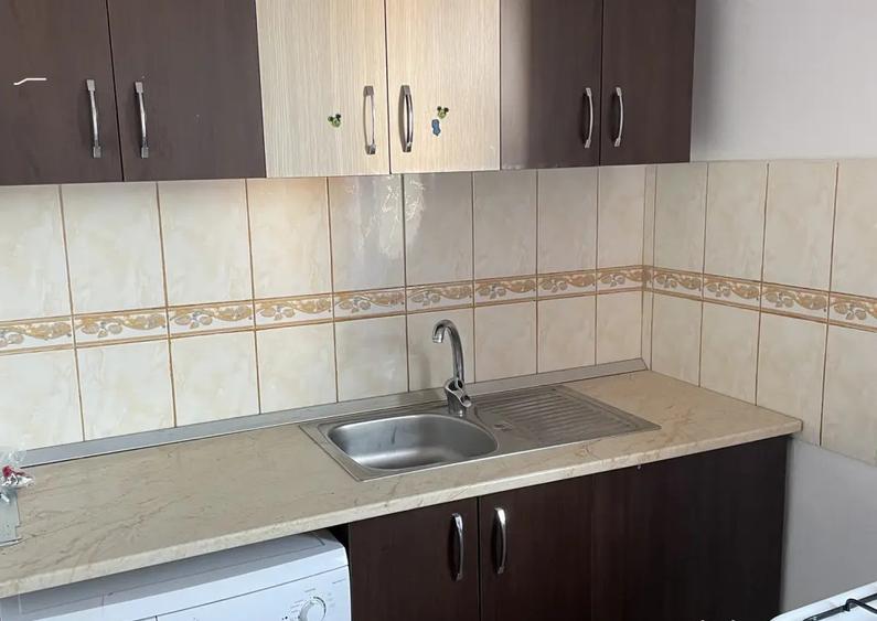 Ofer spre inchiriere garsoniera Tractorul - 2