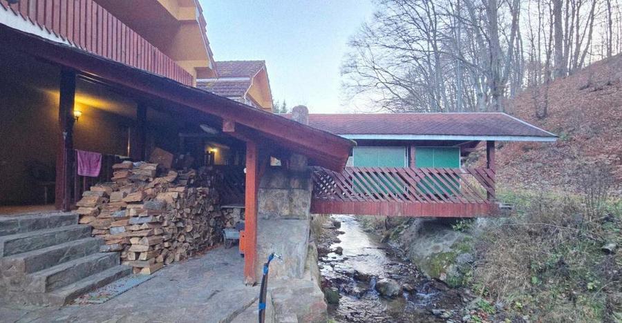 Casa/Pensiune,doua imobile intr-unul singur de vanzare, Valea Bratcu - 9