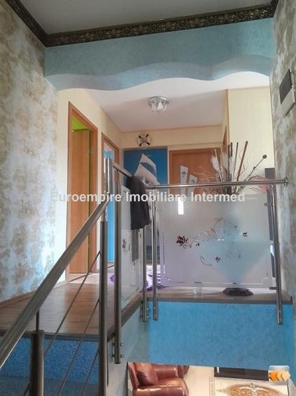 Vilă de vânzare cu 5 camere, regim de înălțime P+1 zona - 8