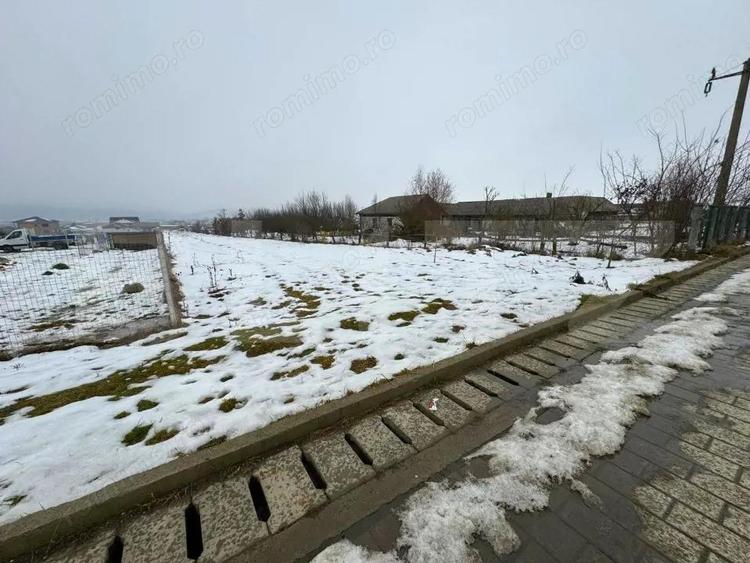 TEREN INTRAVILAN ZONA UNIREA AERODROM - 2