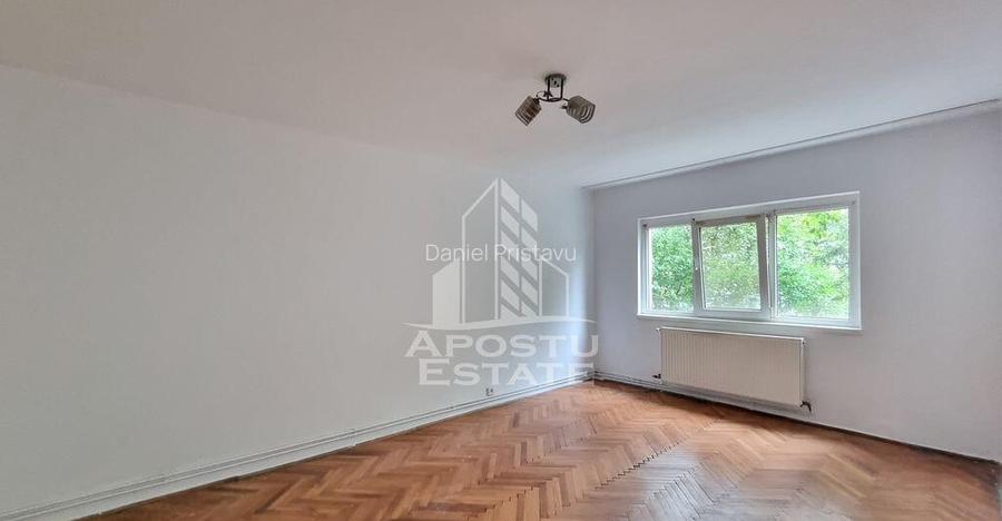 Apartament cu 2 camere, centrala proprie, zona Lipovei Apartament cu 2 camere, centrala proprie, zona Lipovei