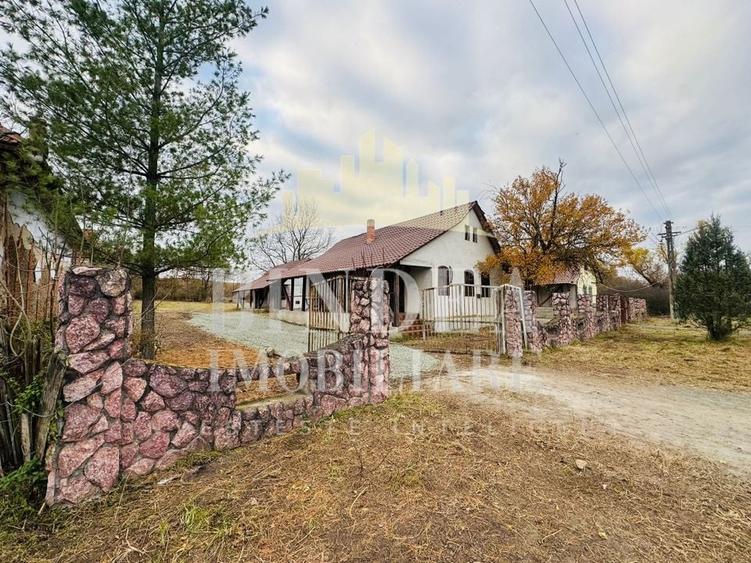 Oportunitate investitie: două reședințe de vacanță/ cabane 3940mp teren - 1