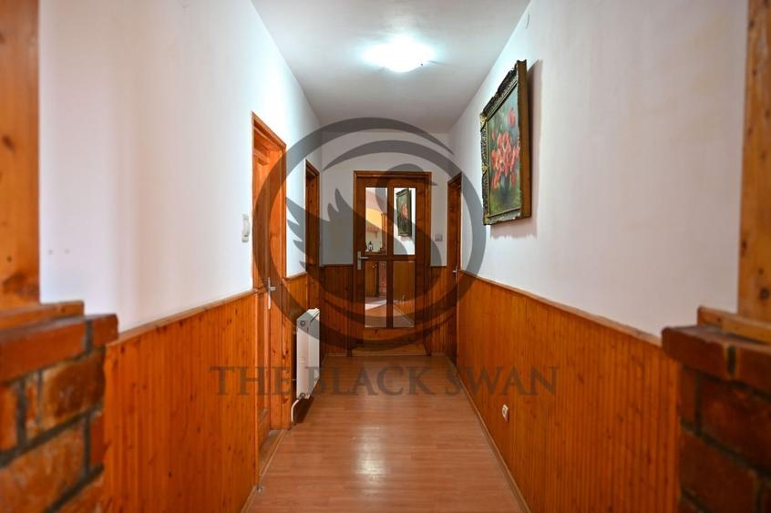 Casa cu 7 camere de vanzare | Zona Centrala, Baicoi | Comision 0% - 21