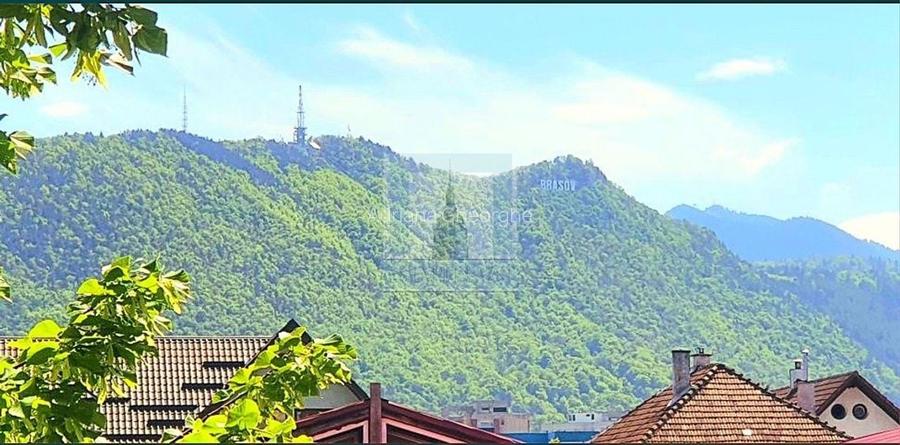 Apartament 4 camere de vanzare/ zona Tractorul