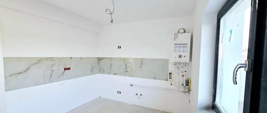 Casa pe parter+pod 3 CAMERE/Com.Berceni,Ilfov/COMISION 0 % - 12