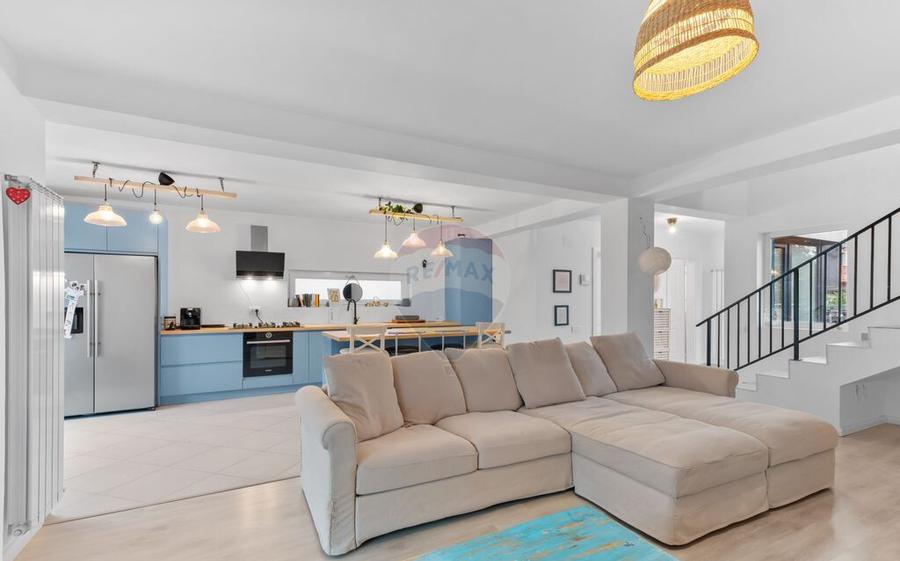 VANZARE Casa / Vila moderna cu 4 camere si curte Dragom... - 1