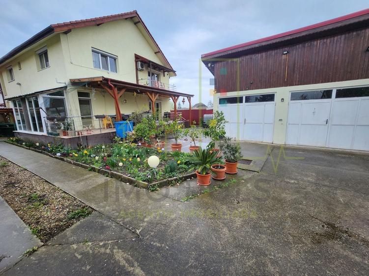 Sacalaz. Individuala. Panouri solare. Vatra veche. - 2