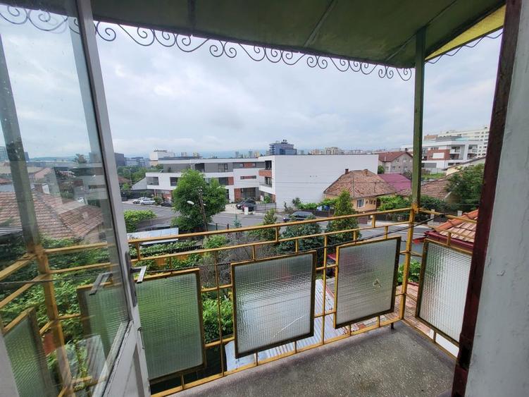 Casa in calcan , zona Iulius Mall , Intre Lacuri - 1