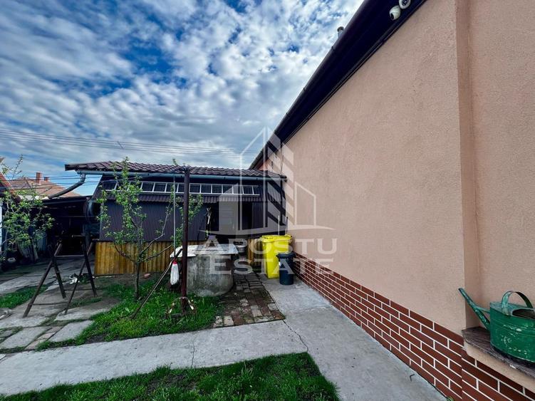 Casă cu 2 camere cu Canalizare în Central