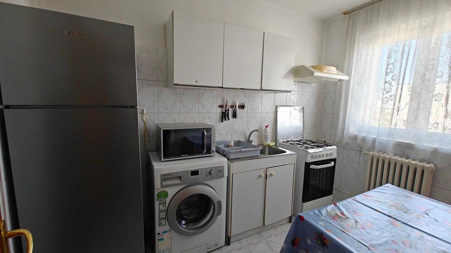 Apartament cu 2 camere decomandat în Titan