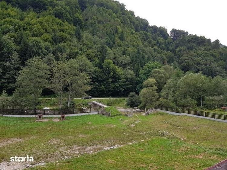 Spațiu comercial, de 1,500 mp, în Voineasa