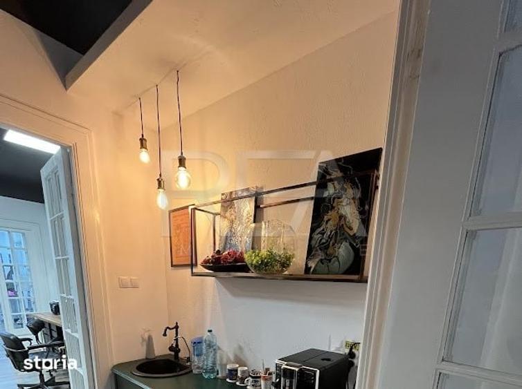Apartament cu 4 camere semidecomandat în Romană
